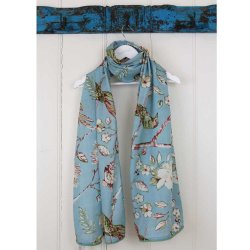 blå scarf blåblommig sjal stilfull blad o blommönstrad sjal livets träd sjal